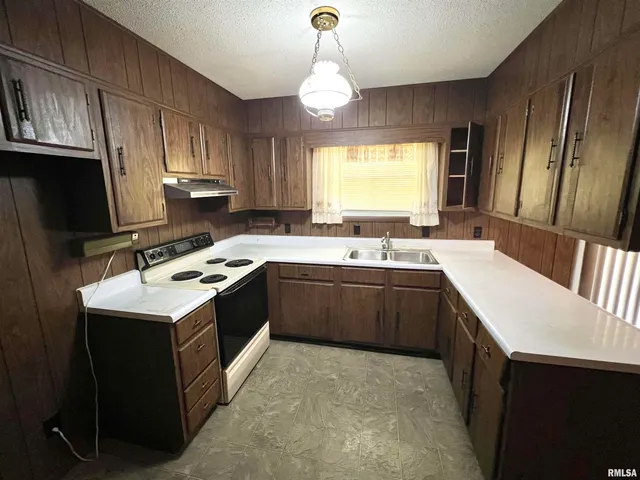 $129,900 | 207 Patricia Lane, West Frankfort, IL 62896