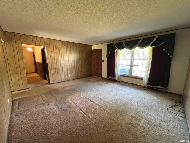 $129,900 | 207 Patricia Lane, West Frankfort, IL 62896