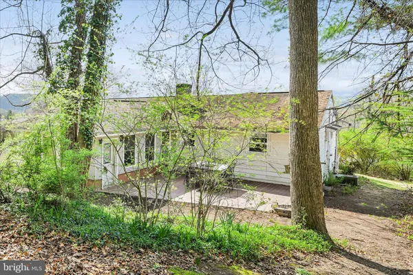 $290,000 | 515 Pine Hill Drive, Pine Grove, PA 17963