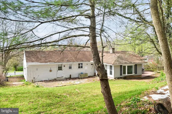 $290,000 | 515 Pine Hill Drive, Pine Grove, PA 17963