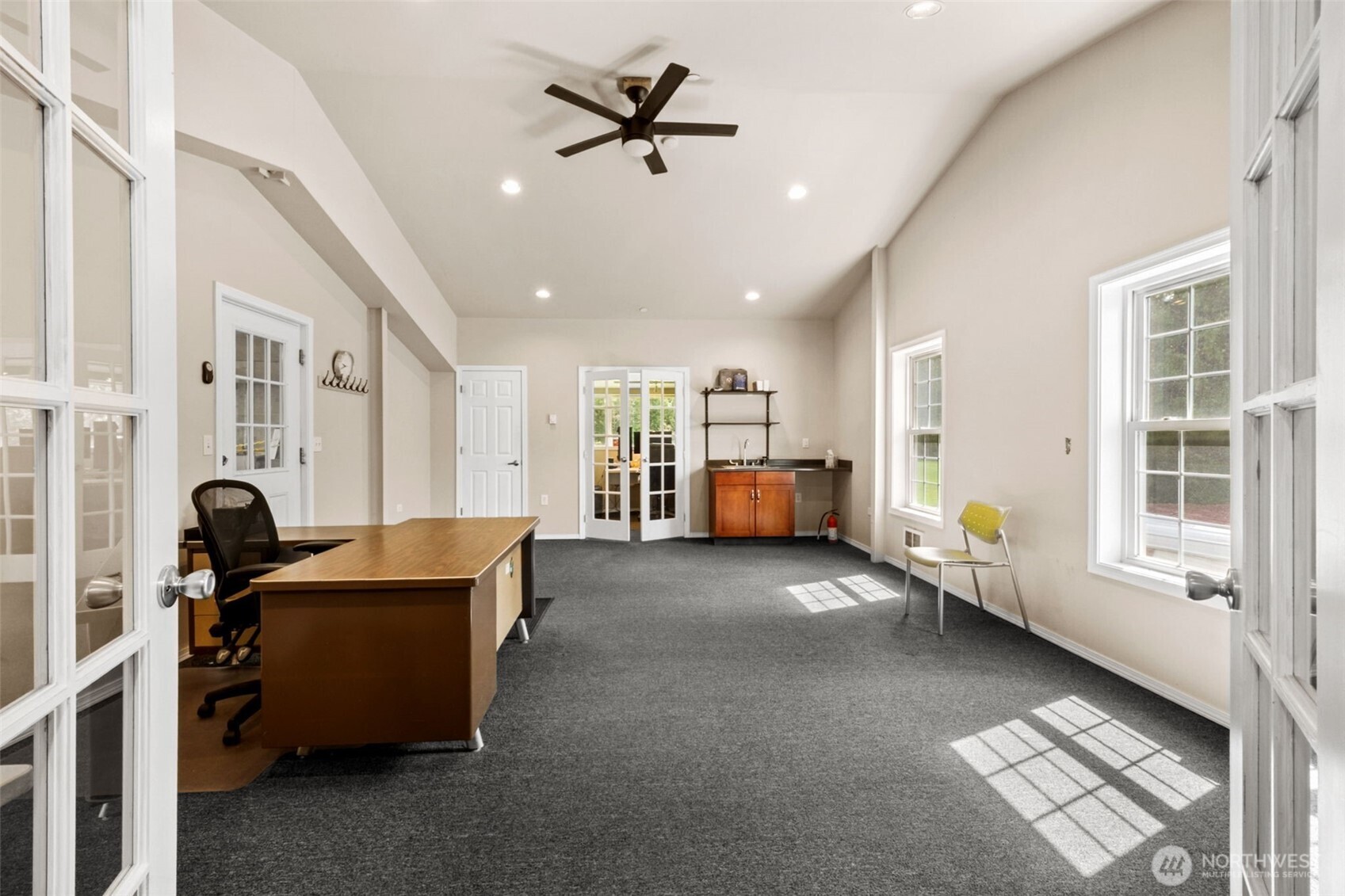 30336 Thomas Road Southeast Kent, WA 98042 - Photo 37 of 40