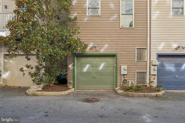 $3,200 | 4410 Longfellow Street, Hyattsville, MD 20781