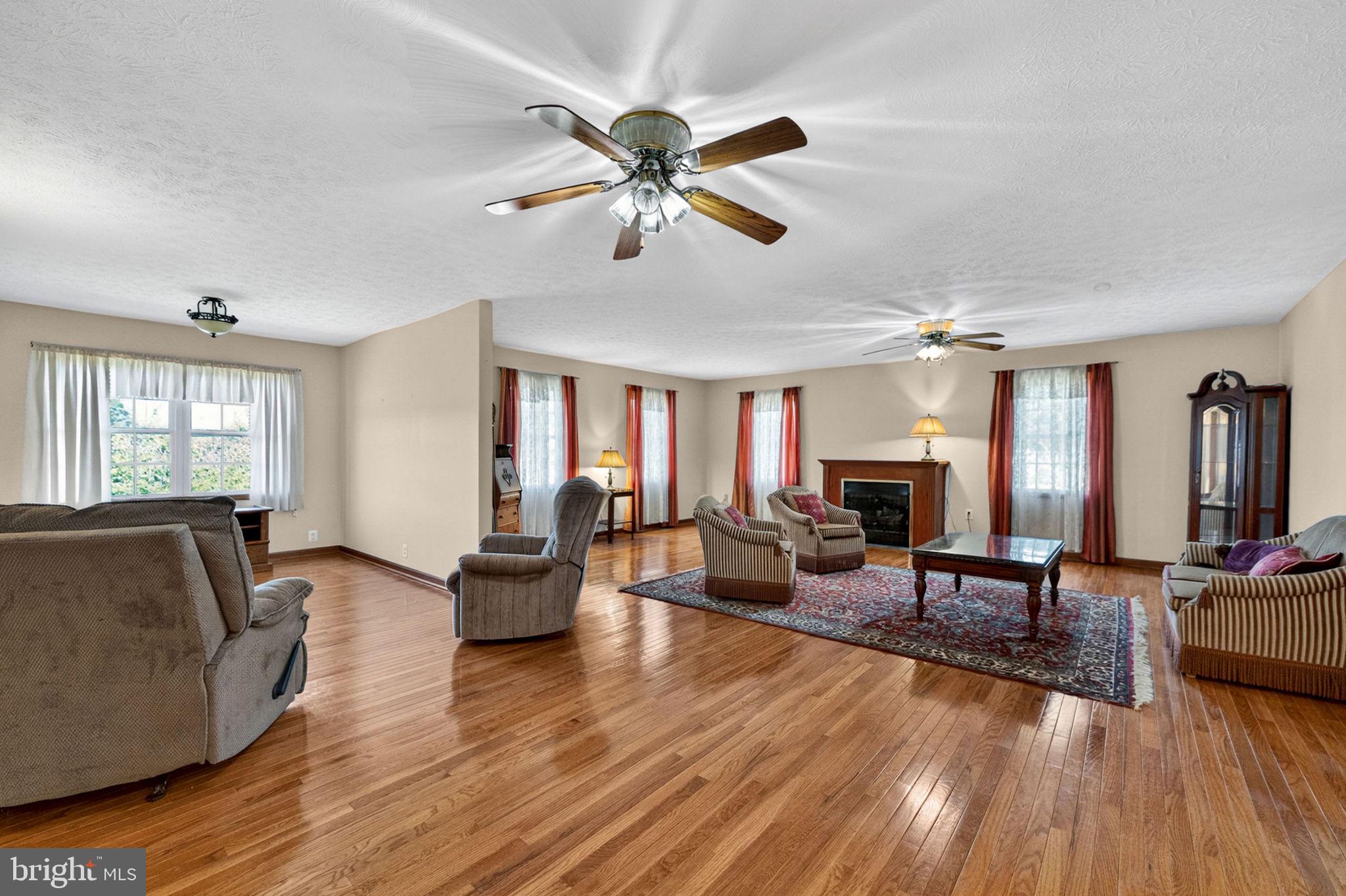6315 Ida Road Stanley, VA 22851 - Photo 31 of 83 Living Room with Nook/Flex Space