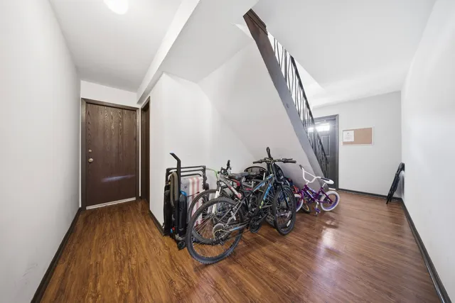 $185,000 | 291 North Gregory Street, Unit 6, Aurora, IL 60504