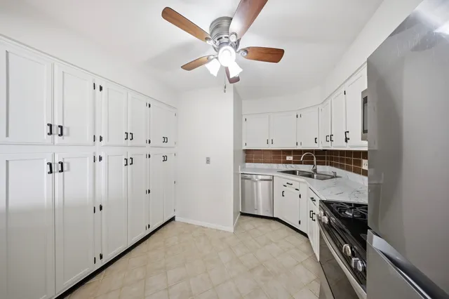 $185,000 | 291 North Gregory Street, Unit 6, Aurora, IL 60504