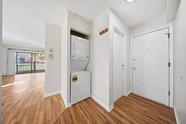 $185,000 | 291 North Gregory Street, Unit 6, Aurora, IL 60504