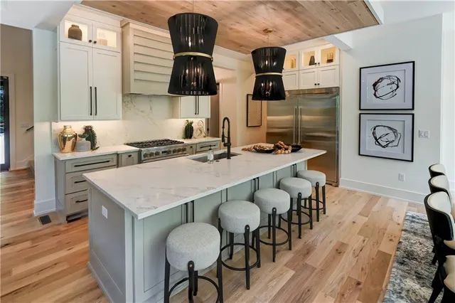 $1,499,900 | 2207 West 71st Street, Prairie Village, KS 66208