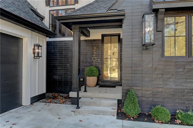 $1,499,900 | 2207 West 71st Street, Prairie Village, KS 66208