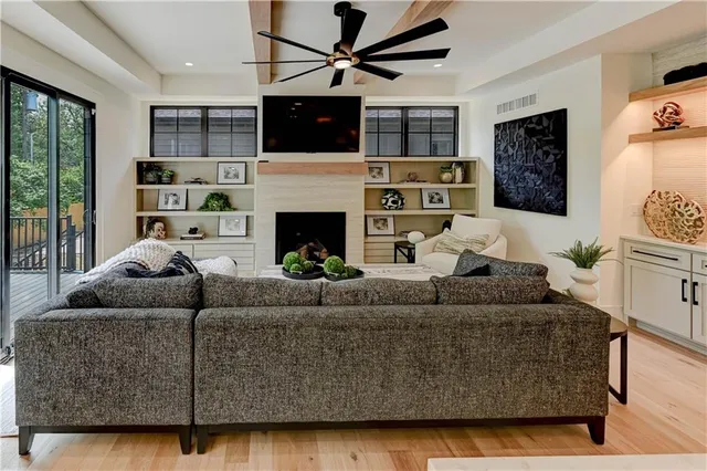 $1,499,900 | 2207 West 71st Street, Prairie Village, KS 66208