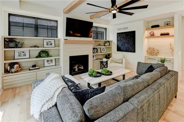 $1,499,900 | 2207 West 71st Street, Prairie Village, KS 66208