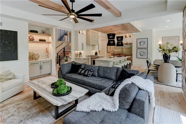 $1,499,900 | 2207 West 71st Street, Prairie Village, KS 66208