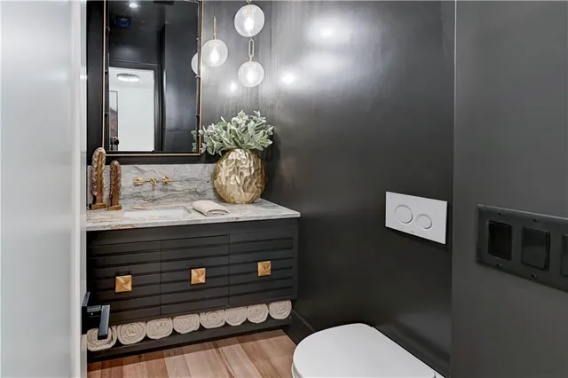 $1,499,900 | 2207 West 71st Street, Prairie Village, KS 66208