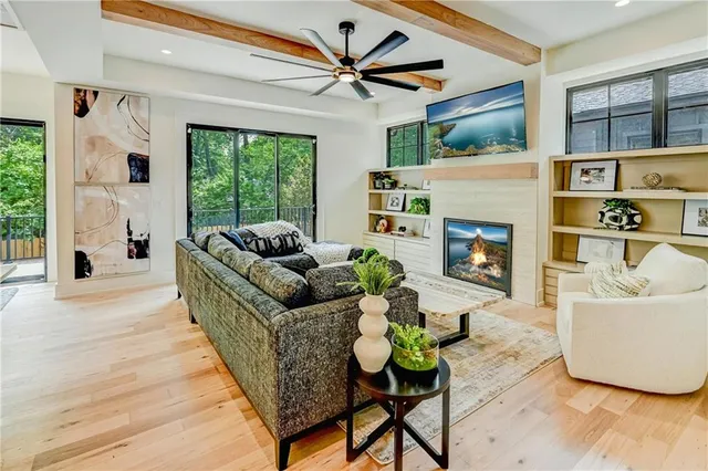 $1,499,900 | 2207 West 71st Street, Prairie Village, KS 66208