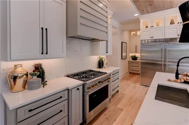 $1,499,900 | 2207 West 71st Street, Prairie Village, KS 66208