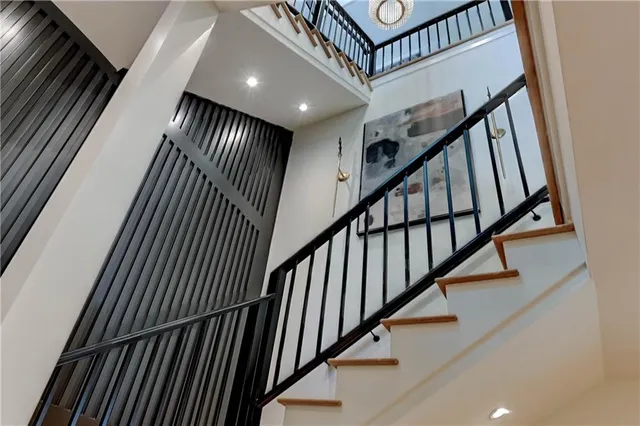 $1,499,900 | 2207 West 71st Street, Prairie Village, KS 66208