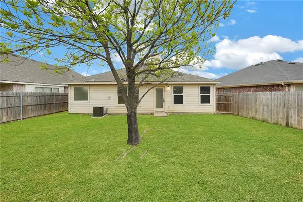 $2,400 | 705 Loftin Street, Crowley, TX 76036