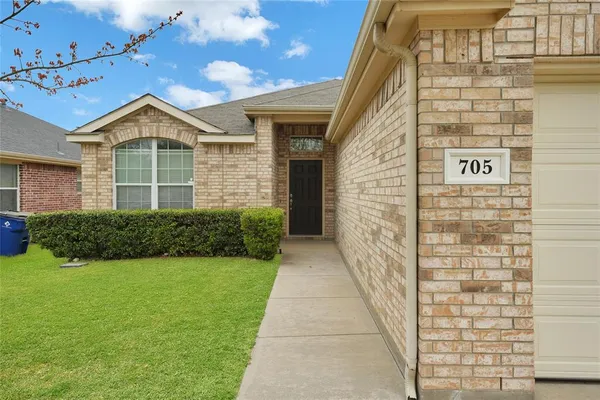 $2,400 | 705 Loftin Street, Crowley, TX 76036