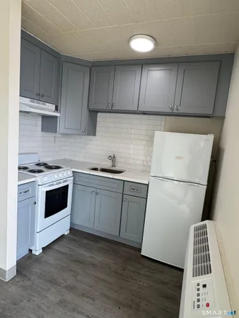 $1,300 | 1575 Boston Avenue, Unit C5, Bridgeport, CT 06610