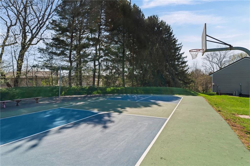 323 Ridge Point Circle, Unit 24 Bridgeville, PA 15017 - Photo 11 of 42