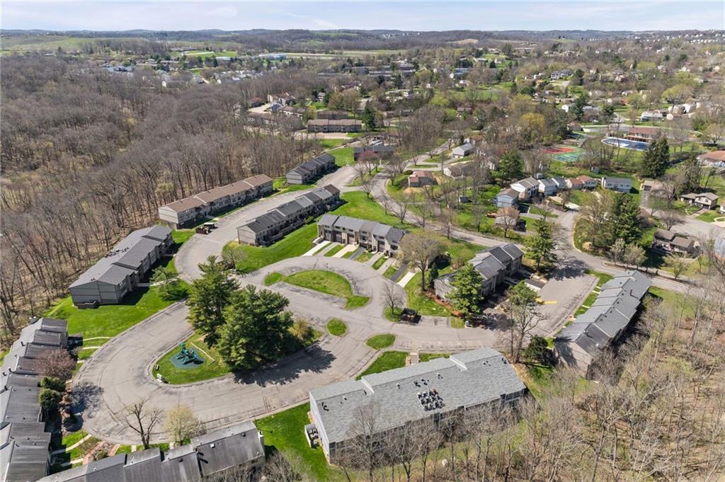 323 Ridge Point Circle, Unit 24 Bridgeville, PA 15017 - Photo 16 of 42