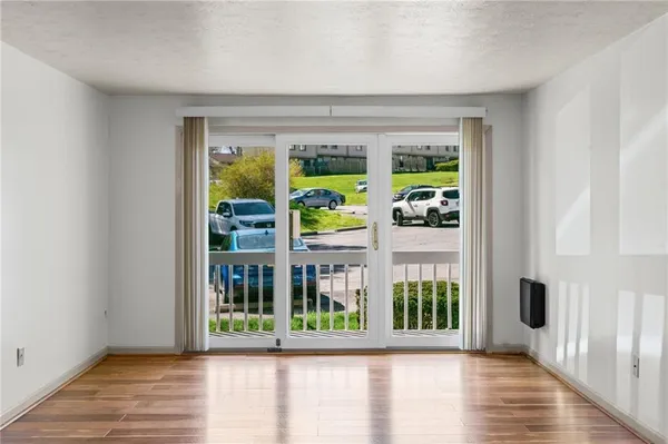 $140,000 | 323 Ridge Point Circle, Unit 24, Bridgeville, PA 15017
