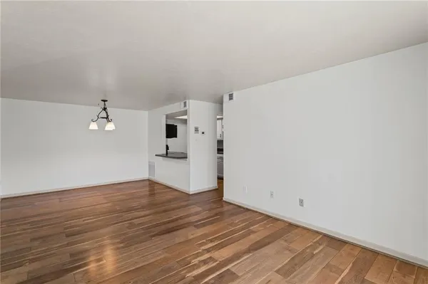 $140,000 | 323 Ridge Point Circle, Unit 24, Bridgeville, PA 15017