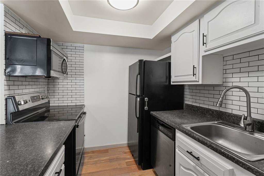 323 Ridge Point Circle, Unit 24 Bridgeville, PA 15017 - Photo 26 of 42