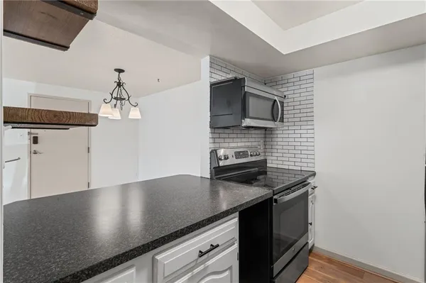$140,000 | 323 Ridge Point Circle, Unit 24, Bridgeville, PA 15017