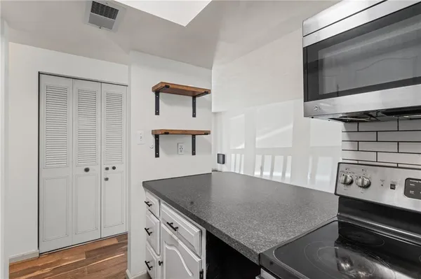 $140,000 | 323 Ridge Point Circle, Unit 24, Bridgeville, PA 15017