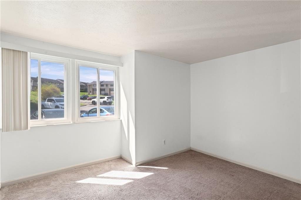 323 Ridge Point Circle, Unit 24 Bridgeville, PA 15017 - Photo 31 of 42