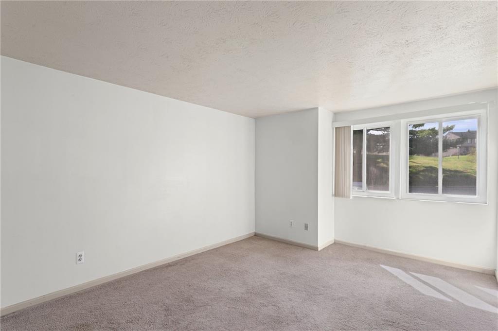 323 Ridge Point Circle, Unit 24 Bridgeville, PA 15017 - Photo 38 of 42