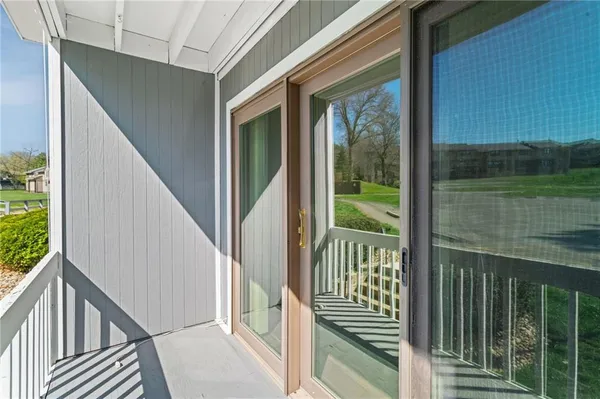 $140,000 | 323 Ridge Point Circle, Unit 24, Bridgeville, PA 15017