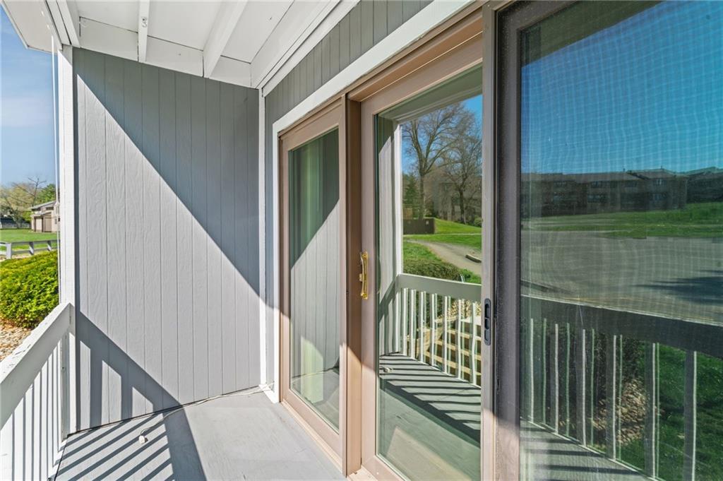 323 Ridge Point Circle, Unit 24 Bridgeville, PA 15017 - Photo 5 of 42