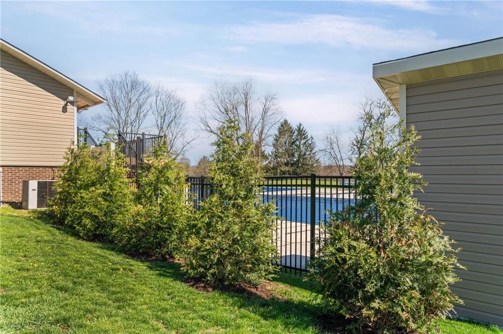 323 Ridge Point Circle, Unit 24 Bridgeville, PA 15017 - Photo 8 of 42