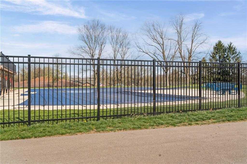 323 Ridge Point Circle, Unit 24 Bridgeville, PA 15017 - Photo 9 of 42