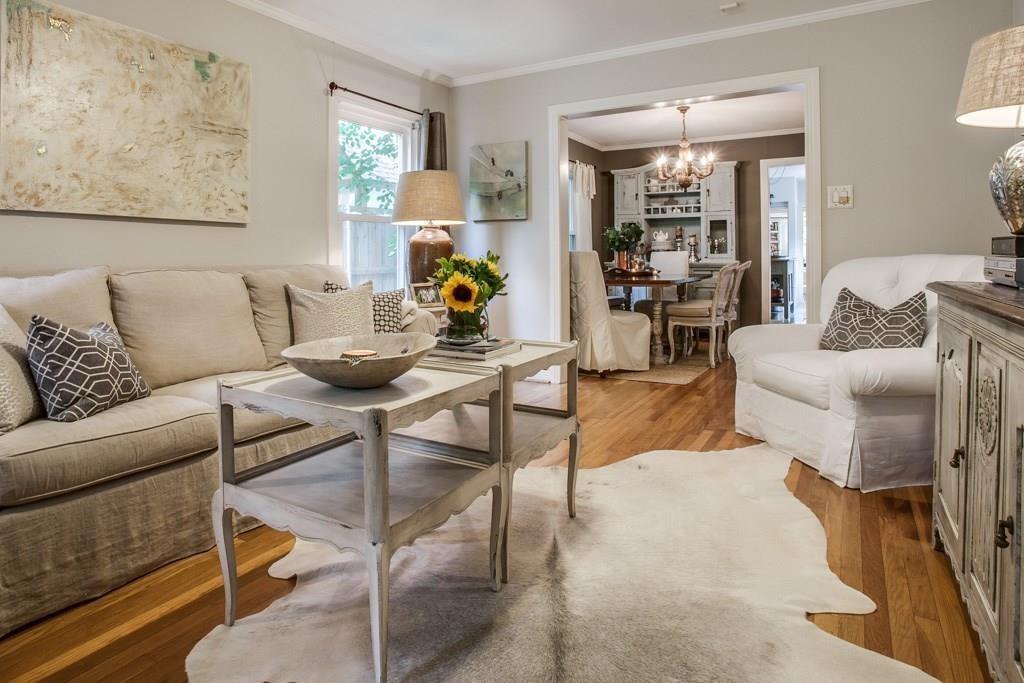 6043 Llano Avenue Dallas, TX 75206 - Photo 4 of 40 a living room with furniture and wooden floor