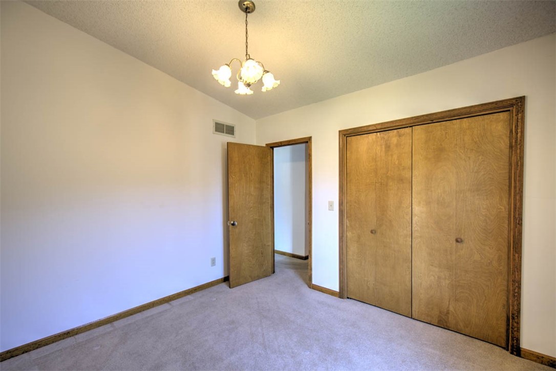 2186 Barding Avenue Decatur, IL 62526 - Photo 16 of 31