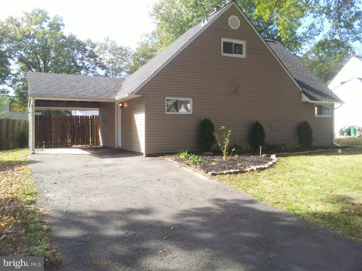 41 Rustleaf Lane Levittown, PA 19055 - Photo 1 of 17 Gallery Image 1