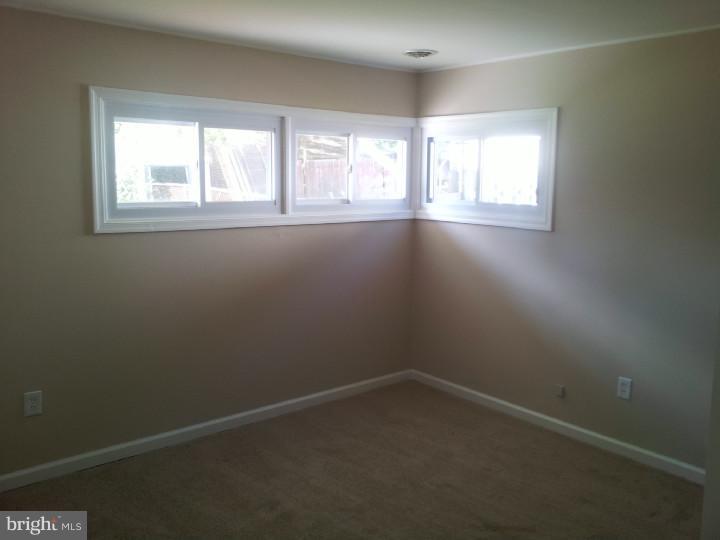 41 Rustleaf Lane Levittown, PA 19055 - Photo 8 of 17 Gallery Image 8
