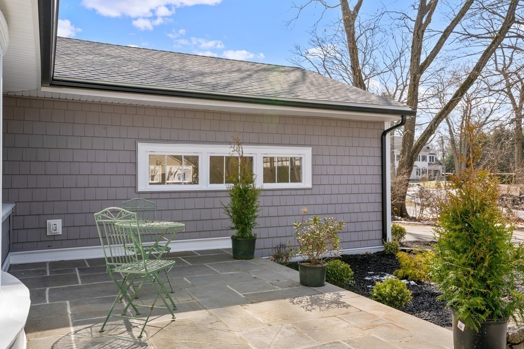 9 Benjamin Road Lexington, MA 02421 - Photo 4 of 27