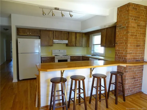 $2,195 | 85-87 South Main Street, Unit 4E, Branford, CT 06405
