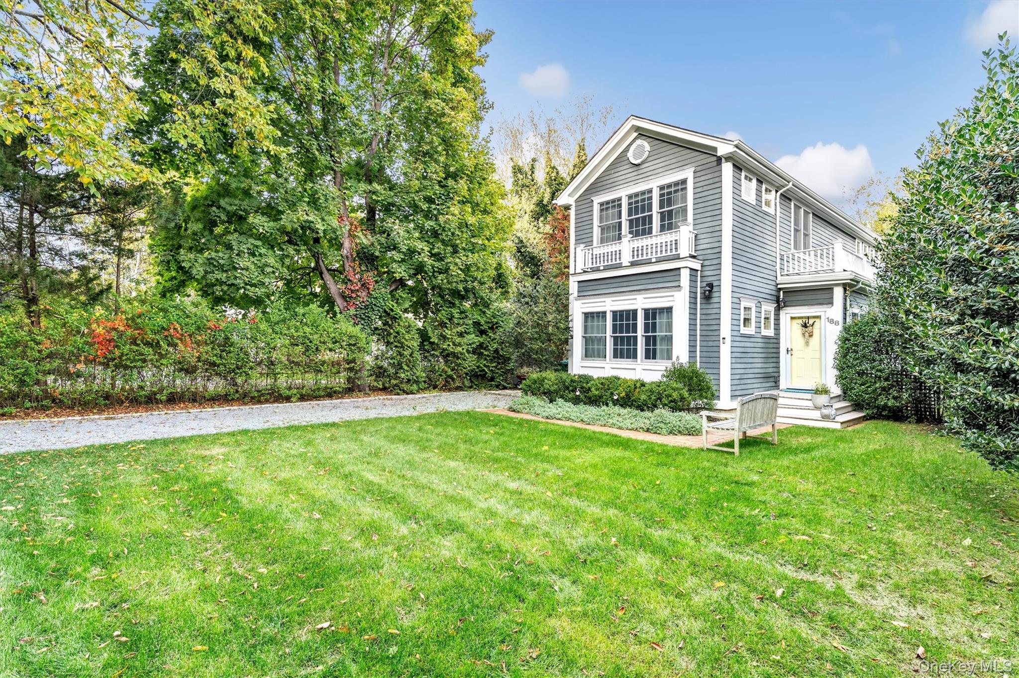 188 South Country Road Remsenburg, NY 11960 - Photo 2 of 33