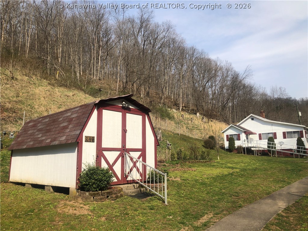 249 Middle Branch Road Elkview, WV 25071 - Photo 4 of 13 Gallery Image 4