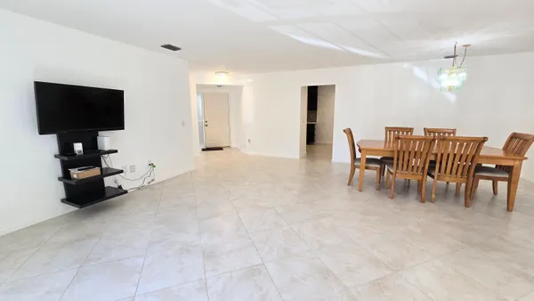 $2,800 | 5139 Floria Way, Unit G, Boynton Beach, FL 33437