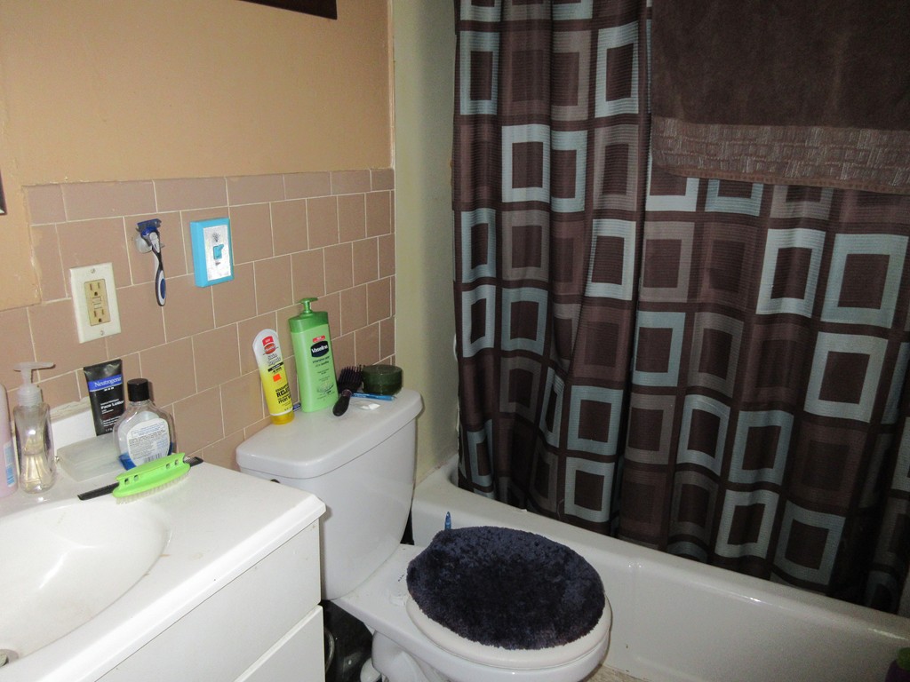435 4th Street Fall River, MA 02721 - Photo 12 of 23