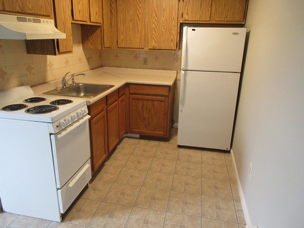 435 4th Street Fall River, MA 02721 - Photo 2 of 23