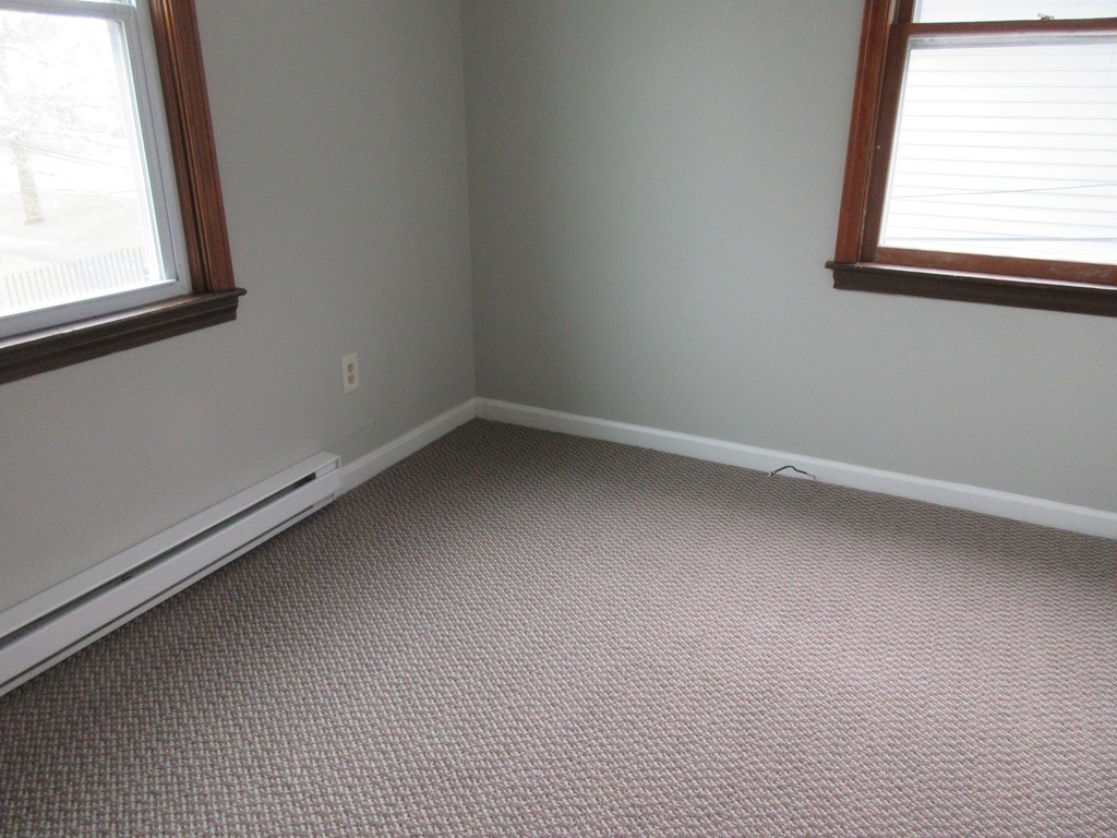 435 4th Street Fall River, MA 02721 - Photo 4 of 23