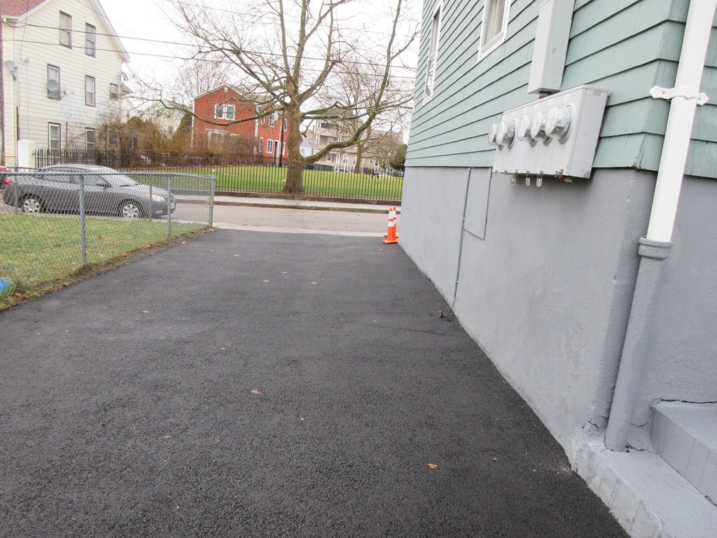 435 4th Street Fall River, MA 02721 - Photo 8 of 23