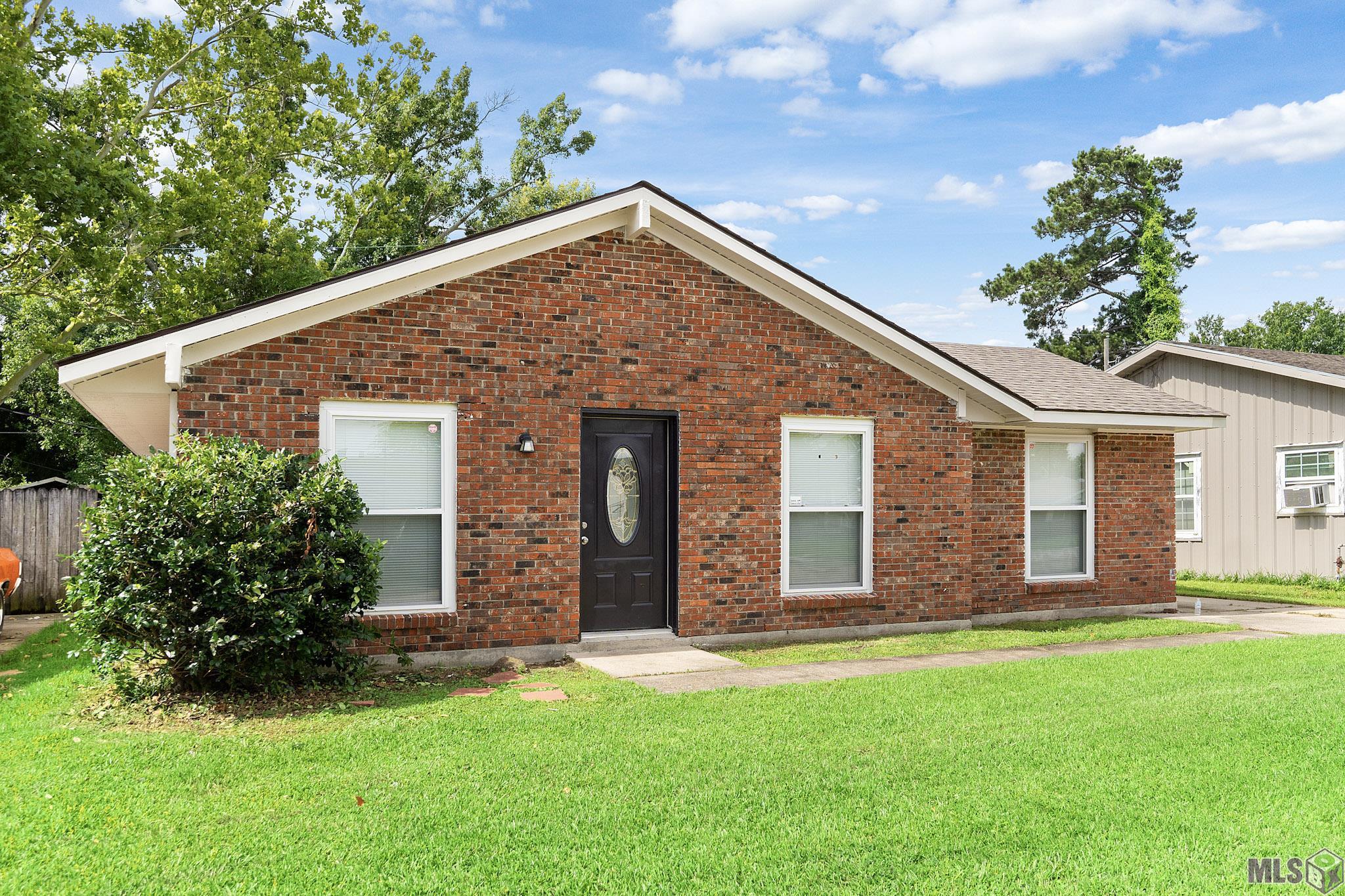 11598 Baylor Drive Baton Rouge, LA 70816 - Photo 2 of 16