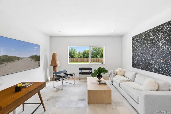 $4,295,000 | 32 School Street, East Hampton, NY 11937